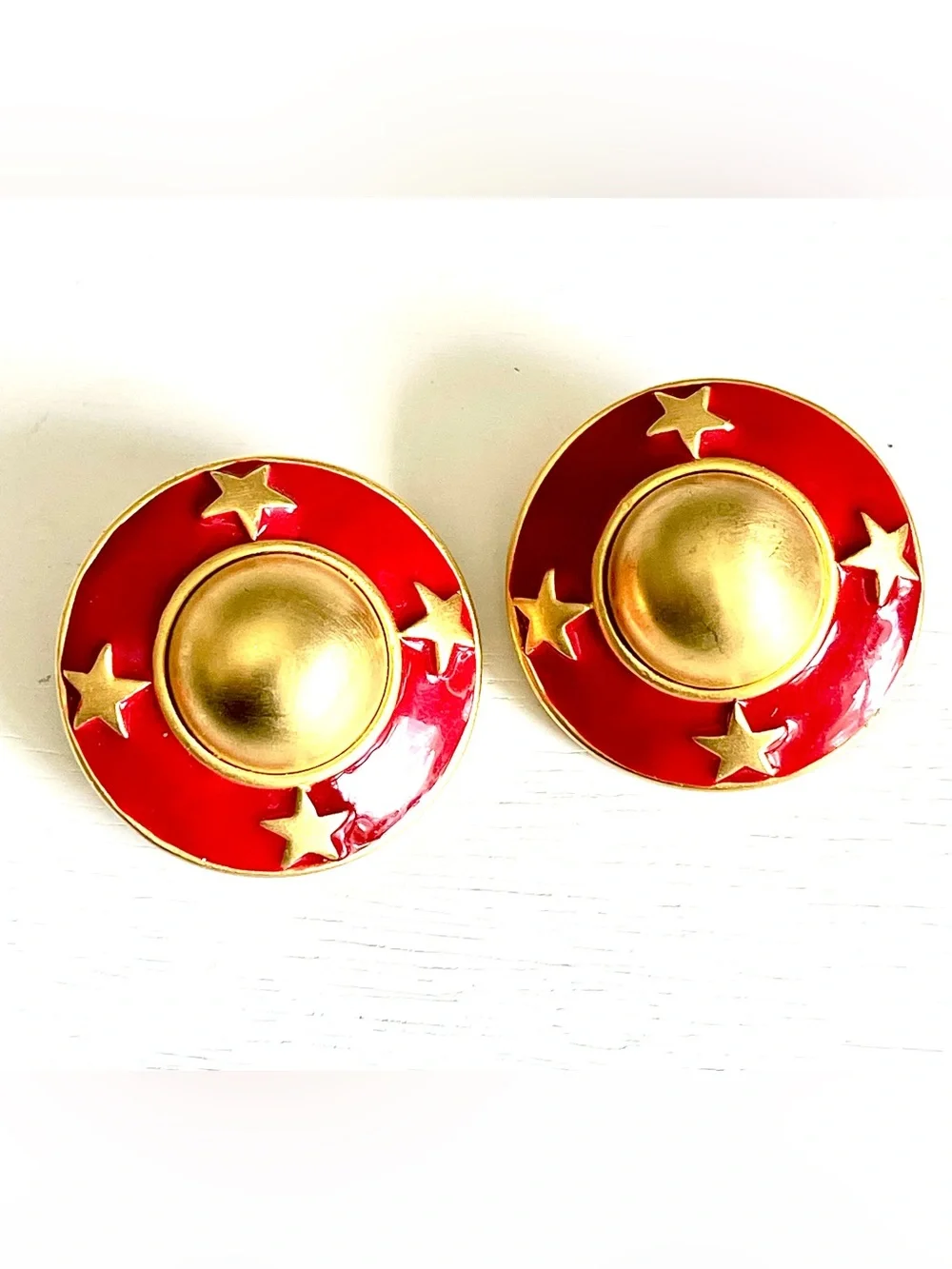 Ann Taylor Vintage Red & Gold Star Clip Earrings Enamel Round Nautical 1980s EUC